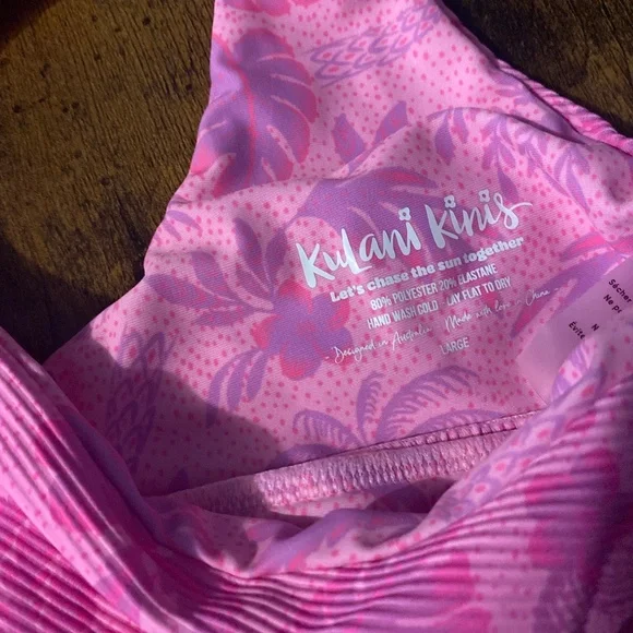 Kulani Kinis Bikini Top- NWT - Picture 3 of 3